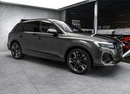 Audi Q7 4