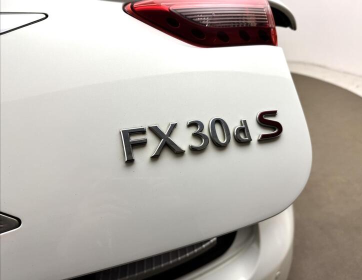 Infiniti FX30 46