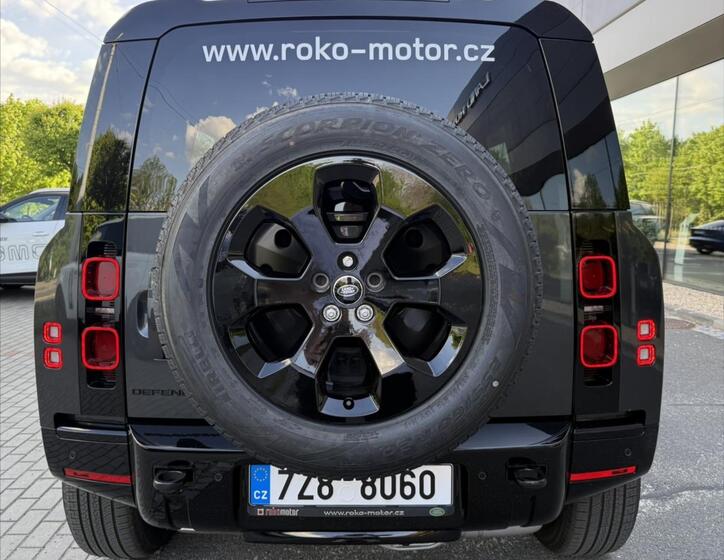 Land Rover Defender 8
