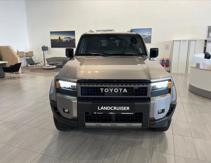 Toyota Land Cruiser 2