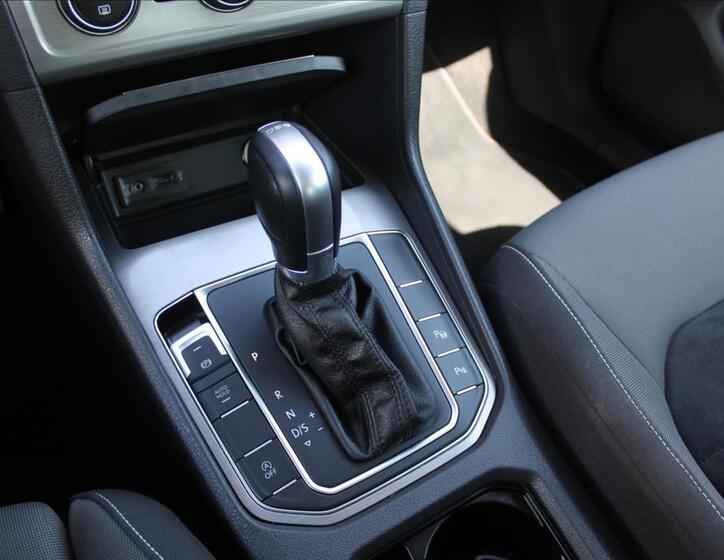 Volkswagen Golf Sportsvan 23