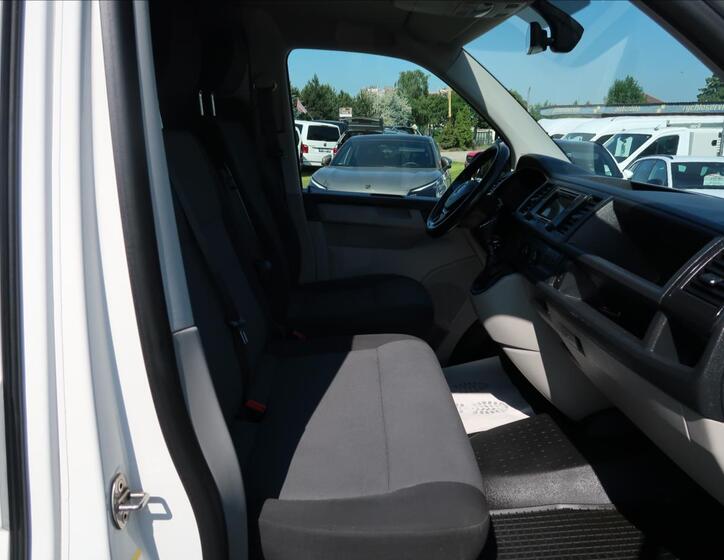 Volkswagen Transporter 13