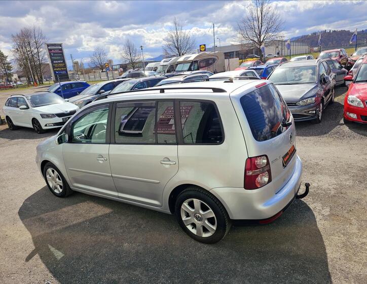 Volkswagen Touran 9
