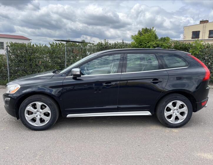 Volvo XC60 4
