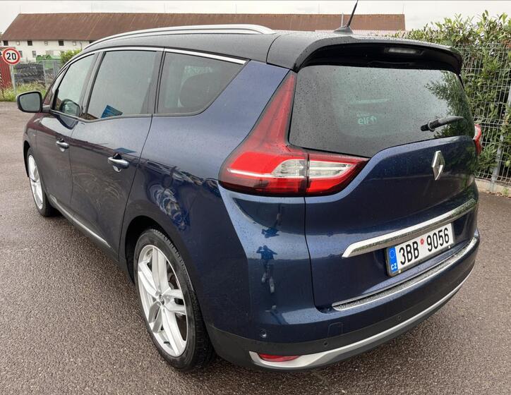 Renault Grand Scénic 8