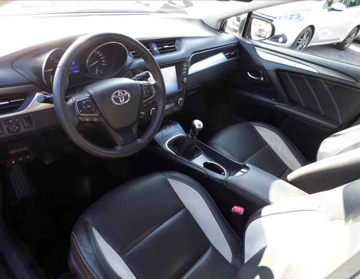Toyota Avensis 15