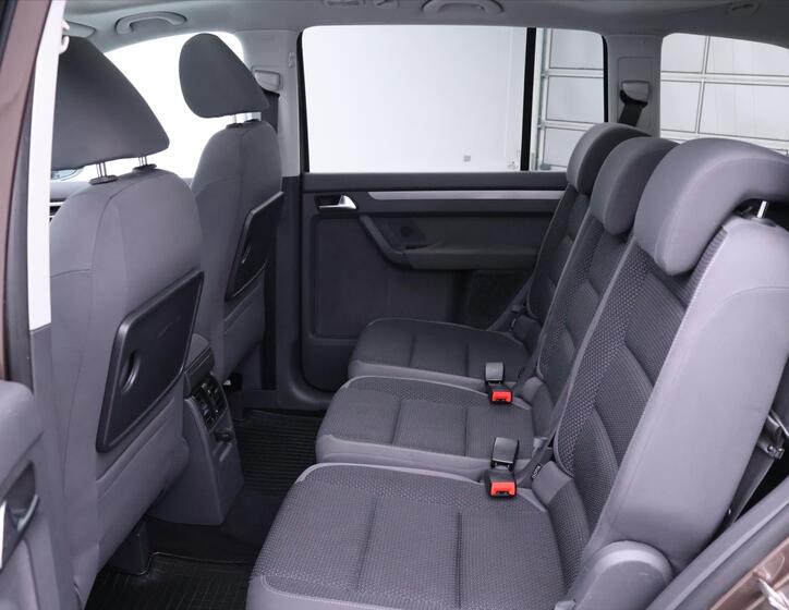 Volkswagen Touran 14