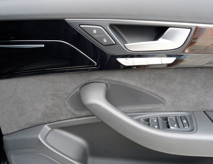Audi A8 21