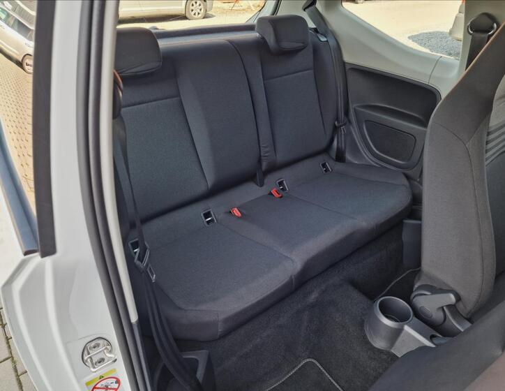 Volkswagen up! 15