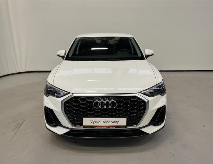 Audi Q3 4