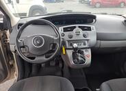 Renault Grand Scénic 9