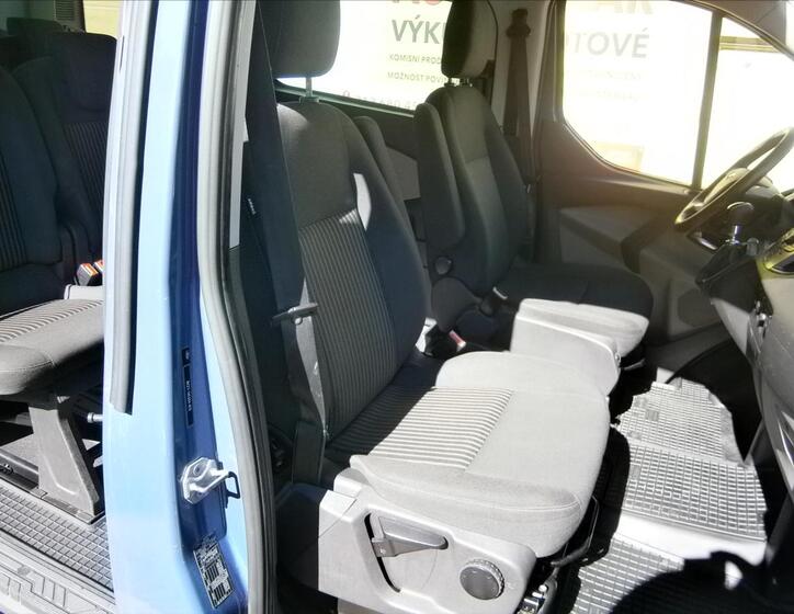 Ford Tourneo Custom 11