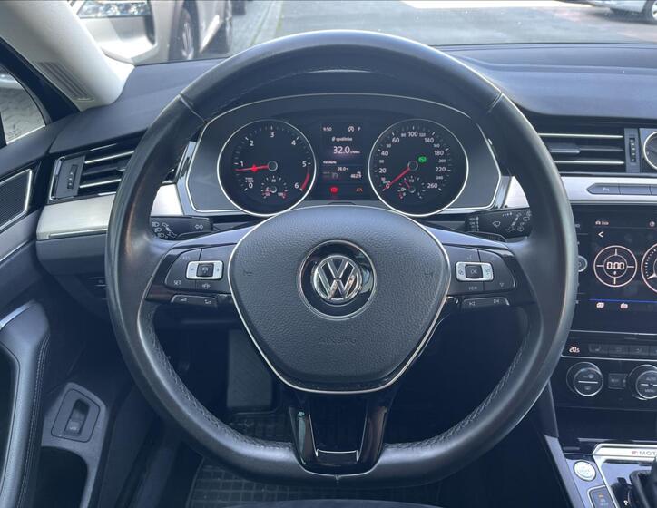 Volkswagen Passat 12