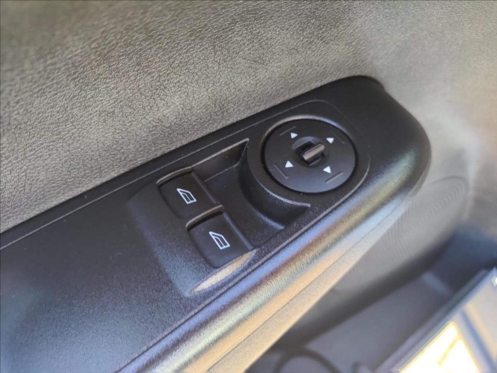 Ford Tourneo Courier 20