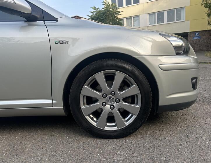 Toyota Avensis 14