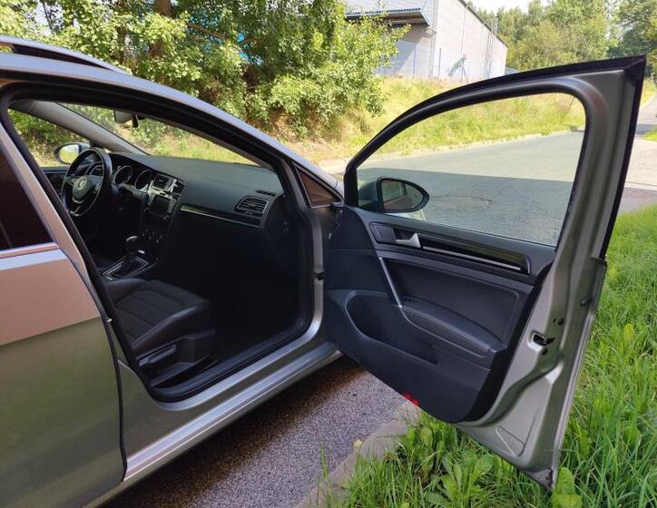 Volkswagen Golf 22