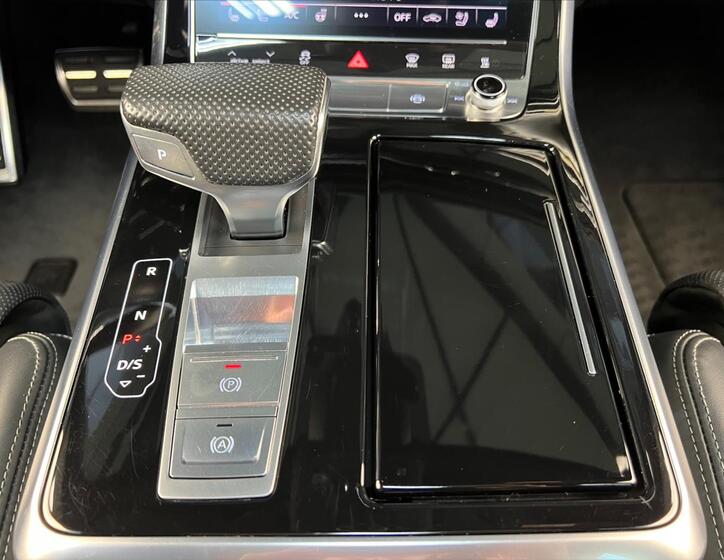 Audi Q8 27