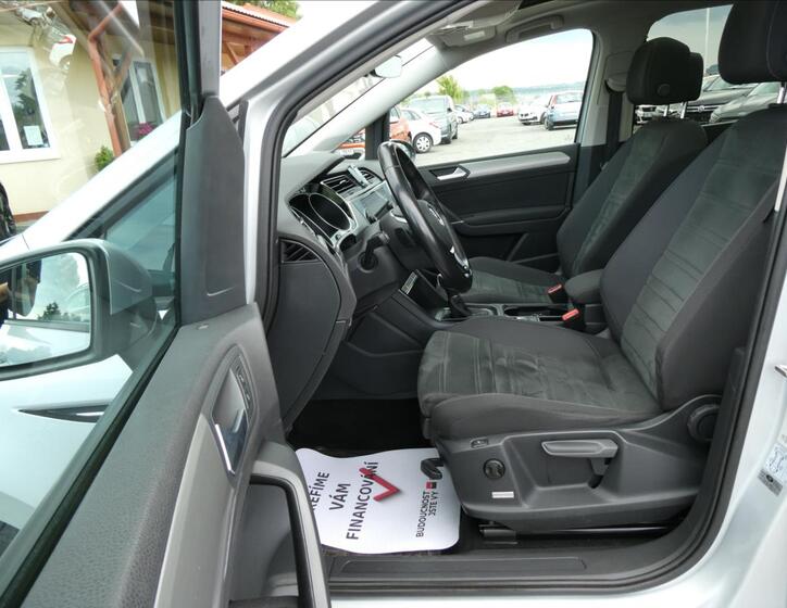 Volkswagen Touran 23