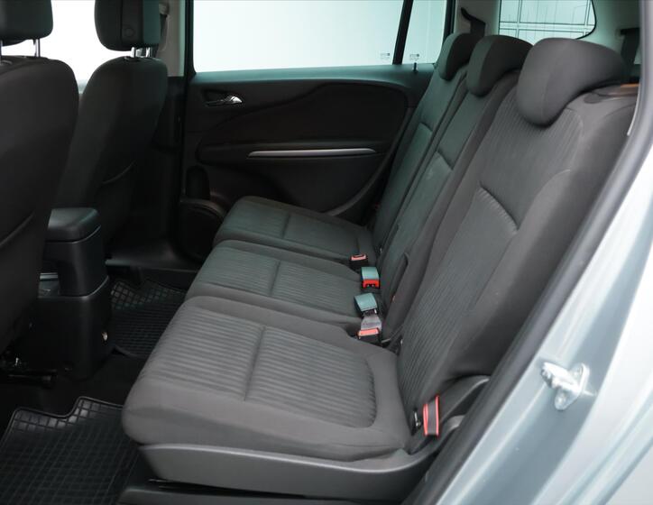 Opel Zafira 17