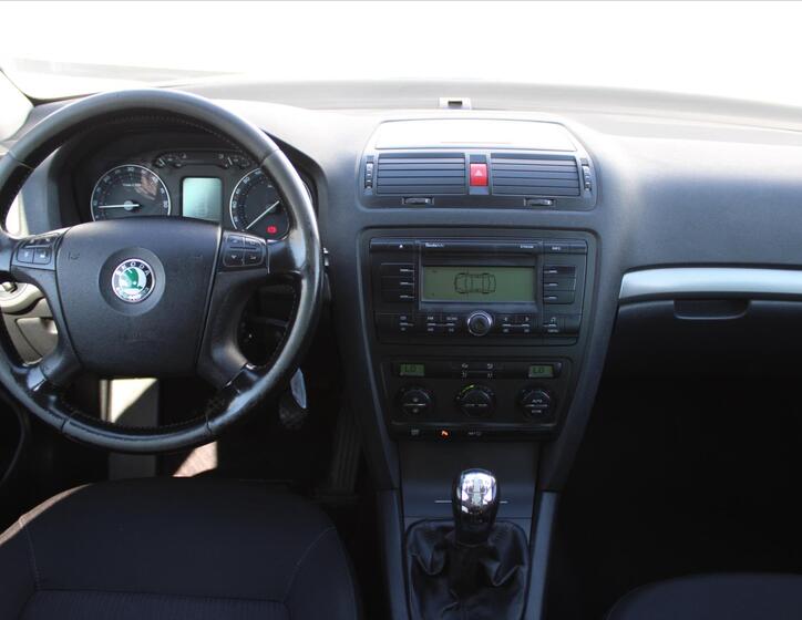 Škoda Octavia 14