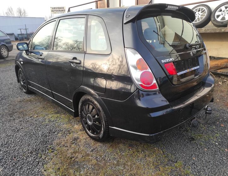 Suzuki Liana 3