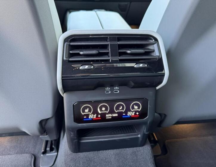 BMW i5 14