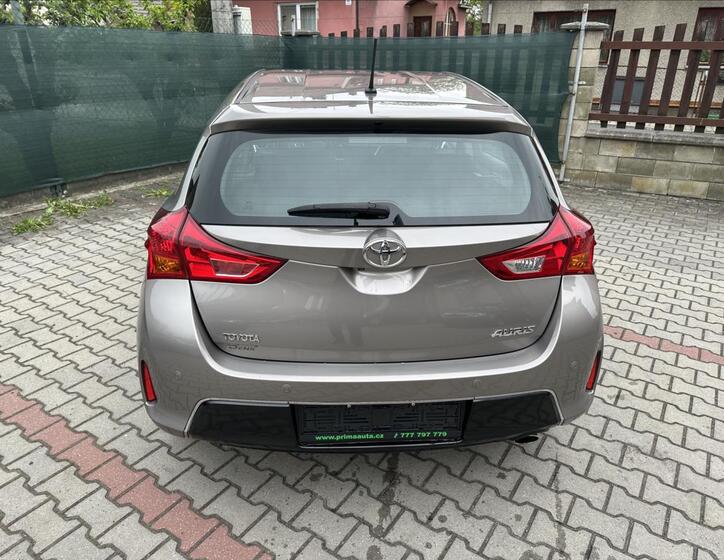 Toyota Auris 6