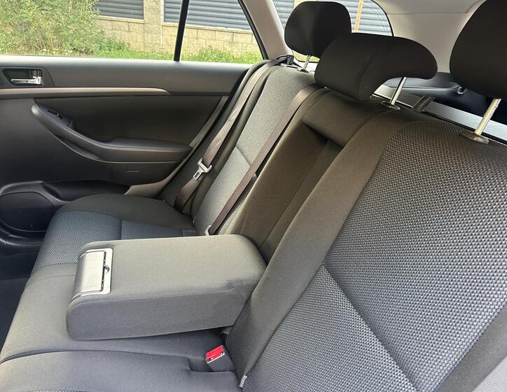 Toyota Avensis 42