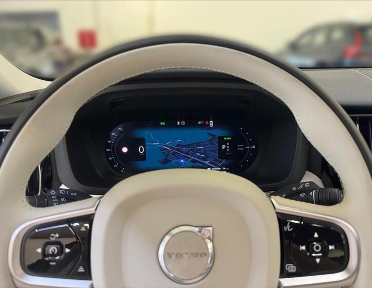 Volvo XC60 8