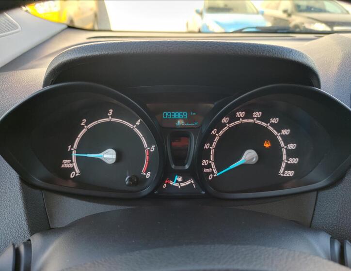 Ford Tourneo Courier 23