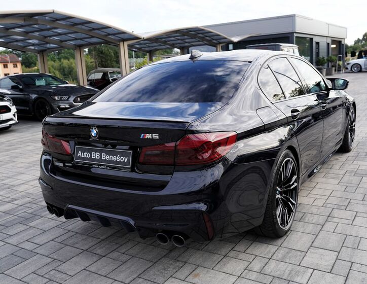 BMW M5 6
