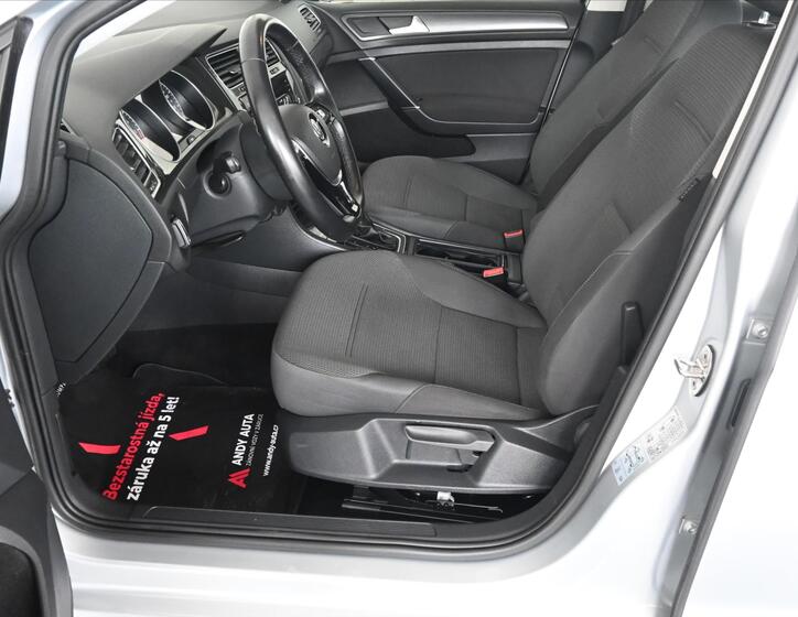 Volkswagen Golf 9