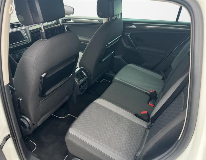 Volkswagen Tiguan 12