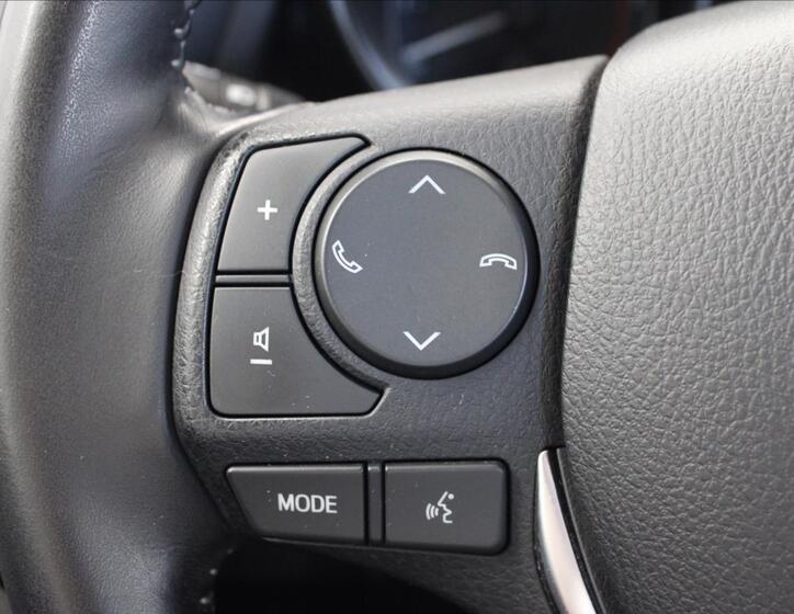 Toyota Auris 18