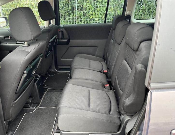 Mazda 5 13