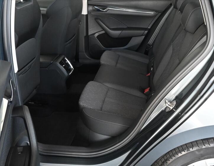 Škoda Octavia 10