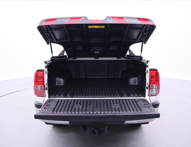 Toyota Hilux 9