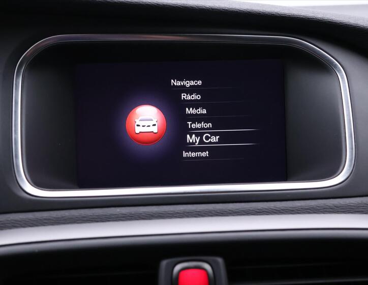 Volvo V40 24