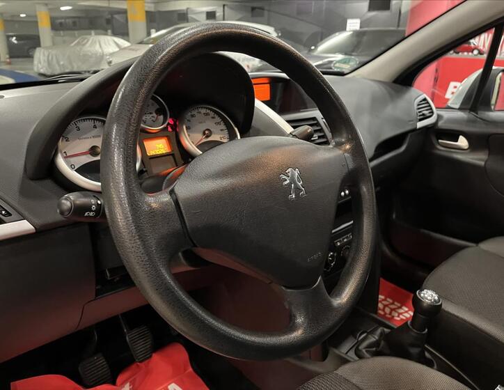 Peugeot 207 21