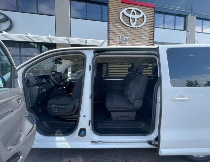 Toyota ProAce Verso 11