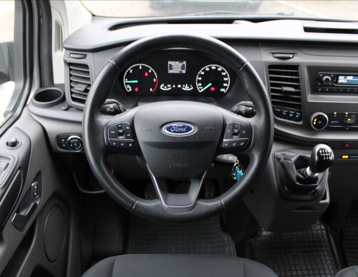 Ford Transit Custom 10