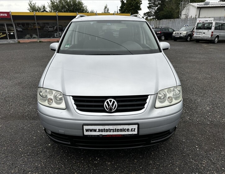 Volkswagen Touran 8
