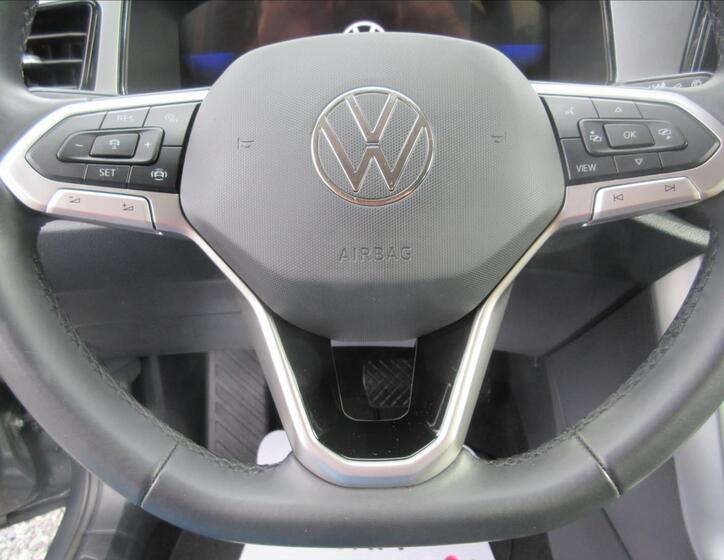 Volkswagen T-Roc 9