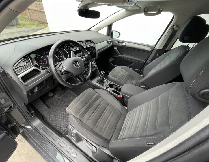 Volkswagen Touran 5