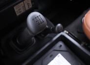 Land Rover Defender 25