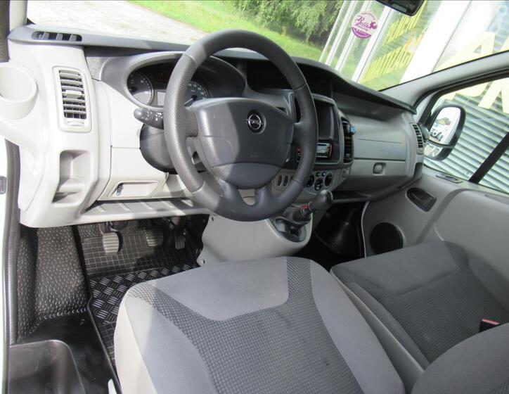 Opel Vivaro 9
