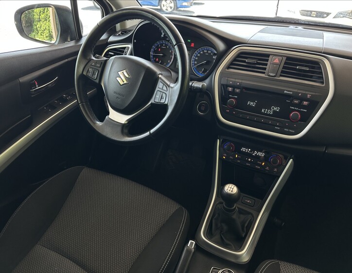 Suzuki SX4 S-Cross 9