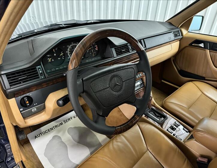 Mercedes-Benz 124 15