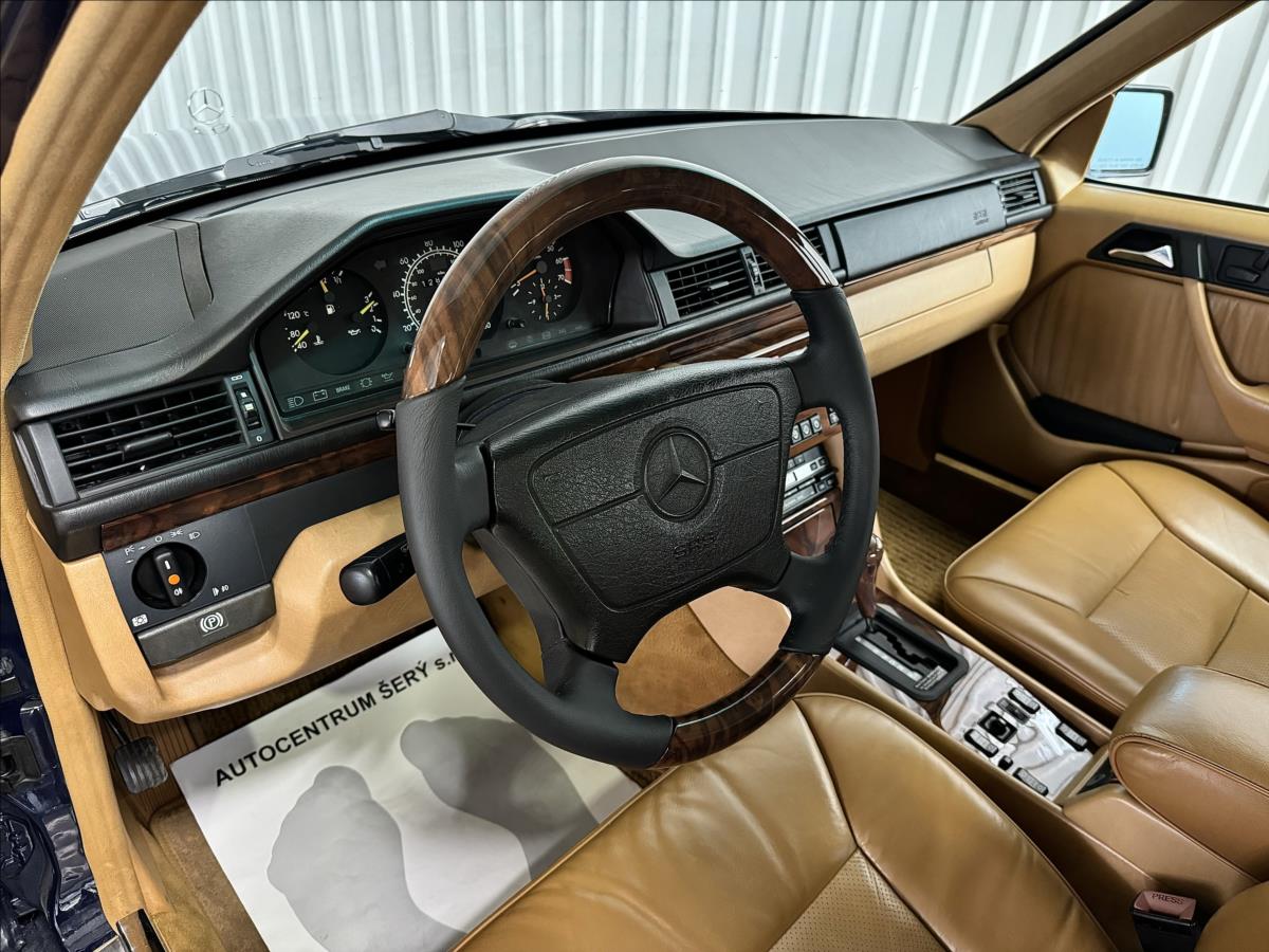 Mercedes-Benz 124