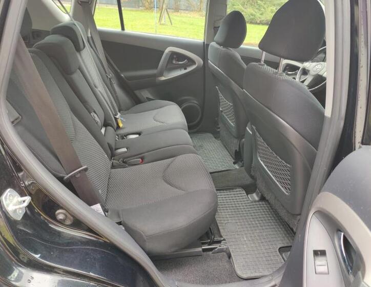 Toyota RAV4 17